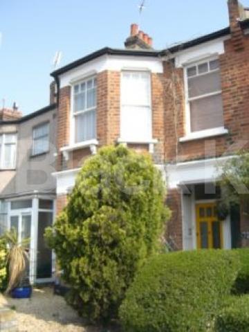 			2 Bedroom, 1 bath, 1 reception Ground Floor Maisonette			 Crescent Road, ALEXANDRA PALACE N22